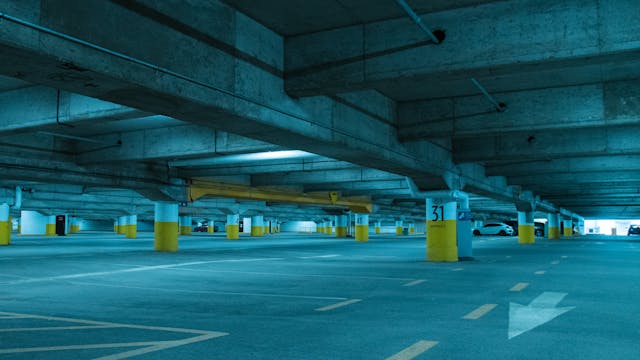 Do’s and Don’ts for Drivers When Navigating Parking Garages